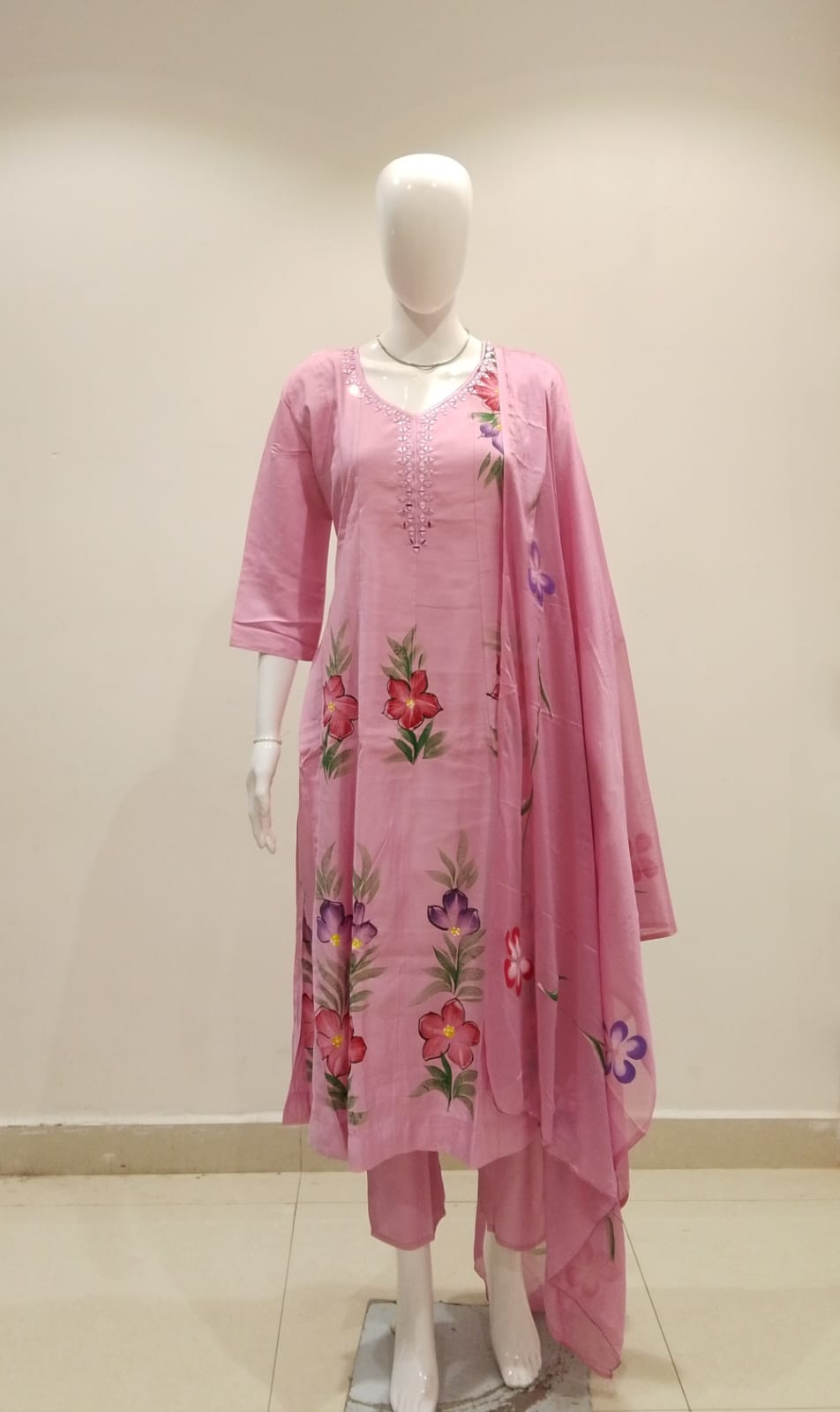 Hand-painted floral kurta set, light pink